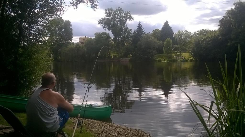 Camping Des Ribieres Confolens Eksteriør billede