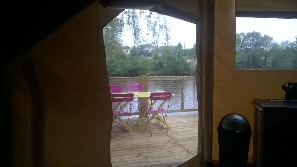 Camping Des Ribieres Confolens Eksteriør billede