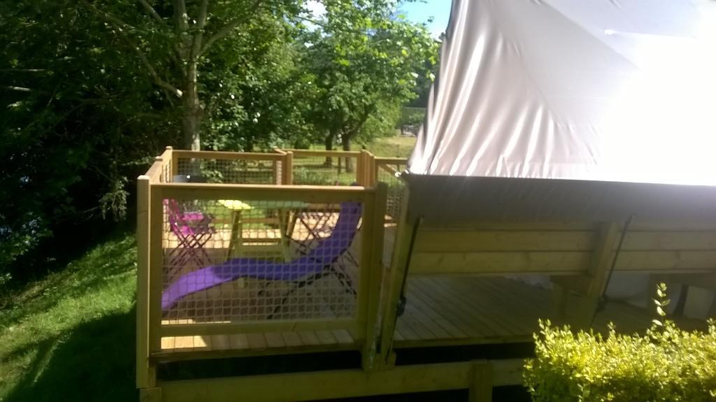 Camping Des Ribieres Confolens Eksteriør billede