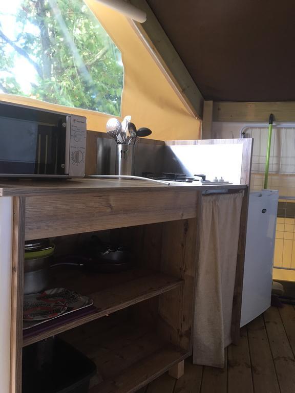 Camping Des Ribieres Confolens Eksteriør billede
