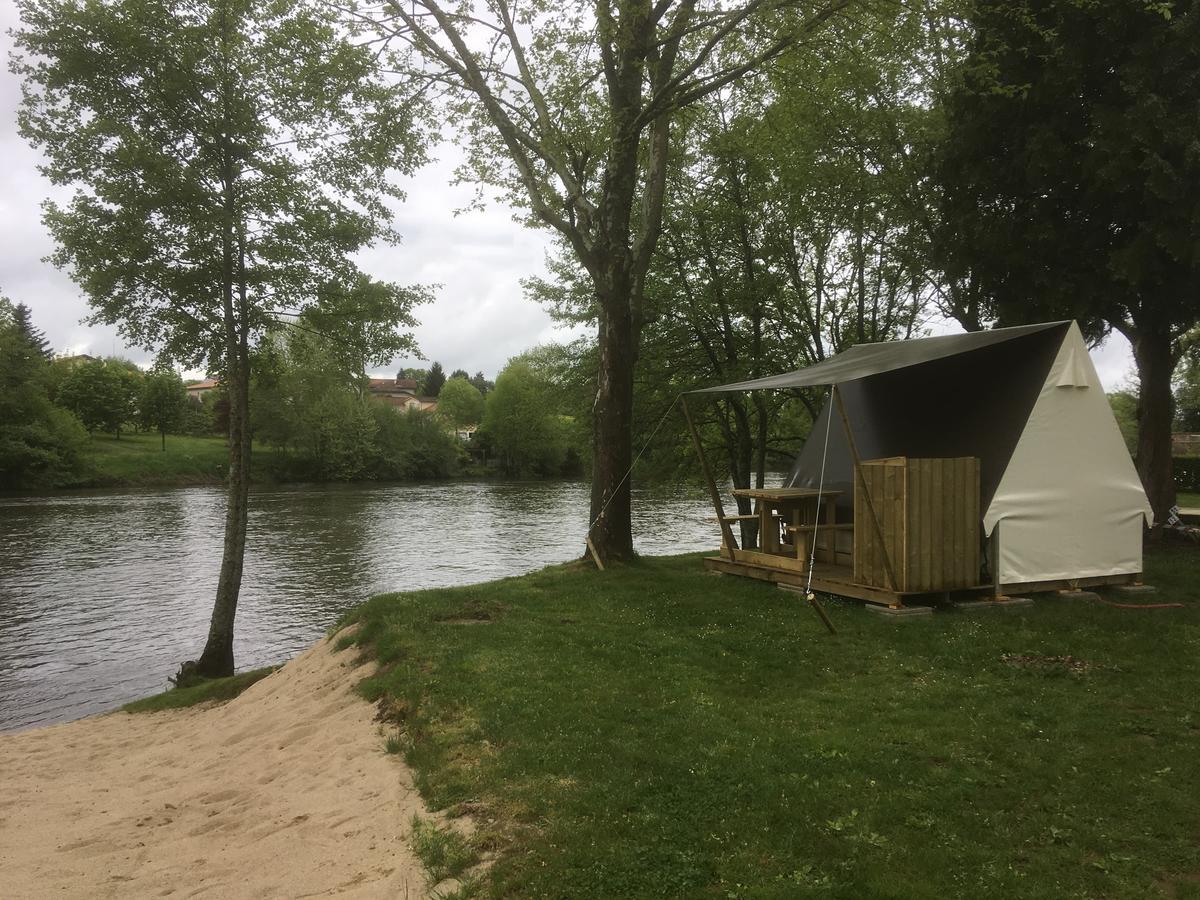 Camping Des Ribieres Hotel Confolens Eksteriør billede