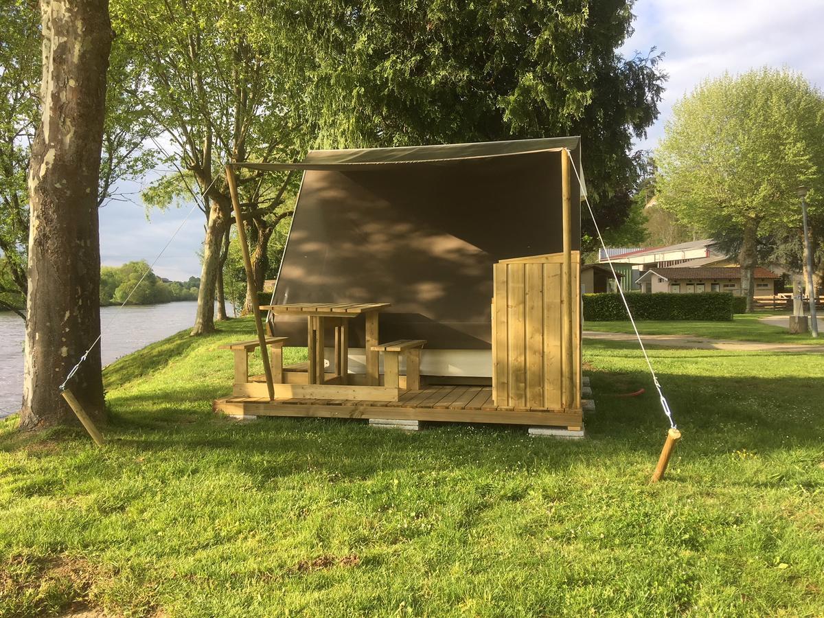 Camping Des Ribieres Confolens Eksteriør billede
