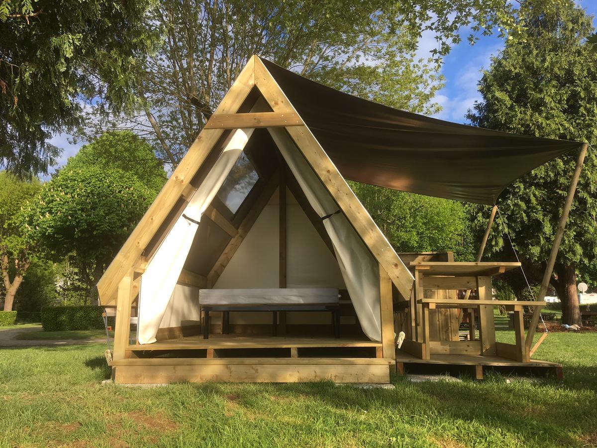 Camping Des Ribieres Confolens Eksteriør billede