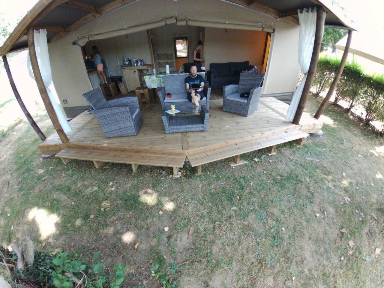 Camping Des Ribieres Confolens Eksteriør billede